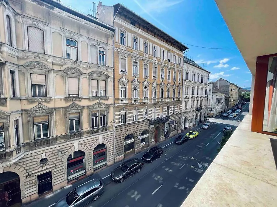 City Comfort -2Bedroom,Central,Balcony,Elevator,Ac Budapest