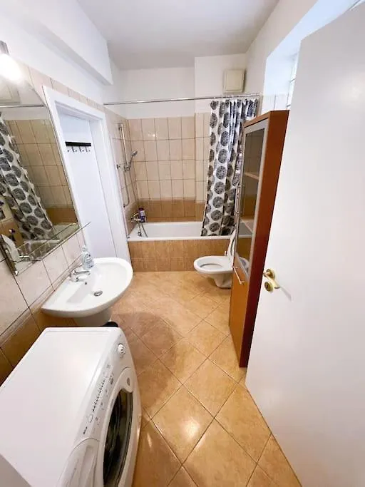 City Comfort -2Bedroom,Central,Balcony,Elevator,Ac Budapest