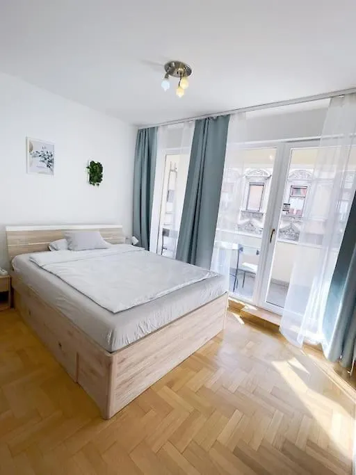 City Comfort -2Bedroom,Central,Balcony,Elevator,Ac Budapest Apartment
