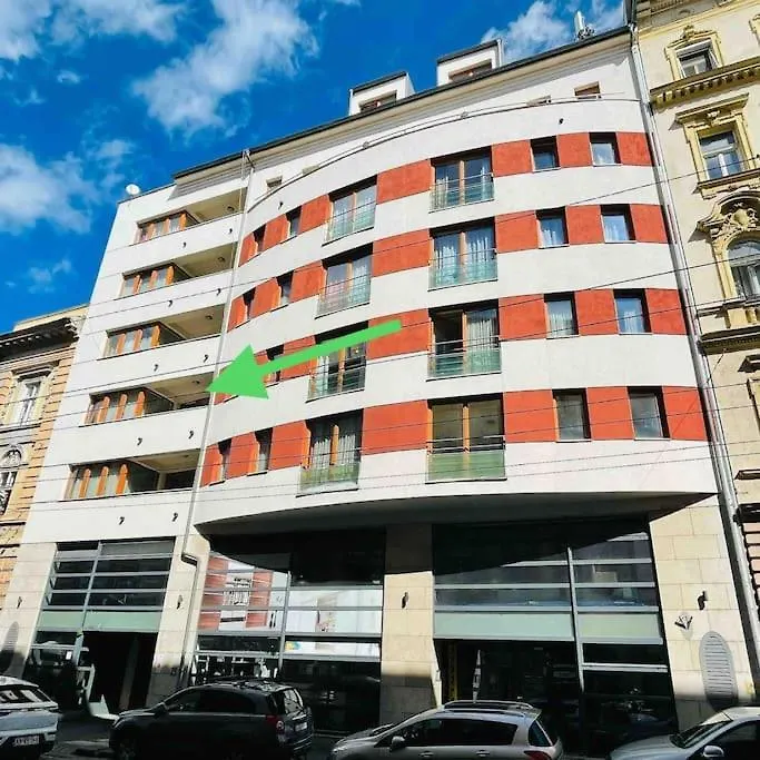 City Comfort -2Bedroom,Central,Balcony,Elevator,Ac Budapest Appartamento